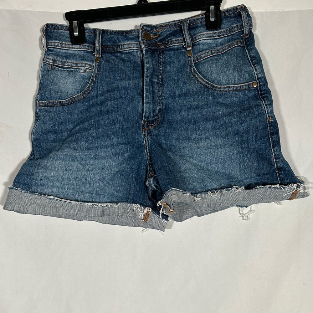 PILCRO ANTHROPOLOGIE DESIGNED IN PHILA DISTRESSED SHORT JEAN SHORTS WOMENS 27